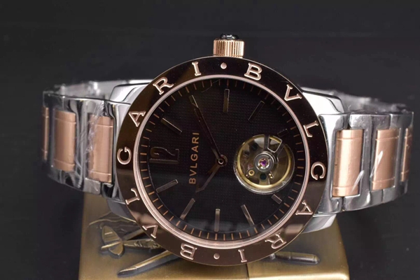 ブルガリ時計正面デザイン